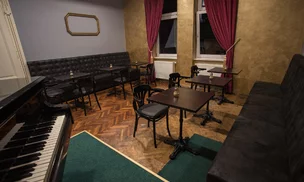 Barové boxy Sydney a stoličky - Koktail bar Cot­ton 1909 Topoľčany