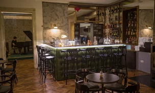 Barové stoličky Mušla - Koktail bar Cot­ton 1909 Topoľčany