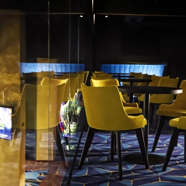HoReCa - gastro nábytok pre podniky / barové boxy, stoly a stoličky pre kasíno HoReCa - gastro nábytok pre podniky / barové boxy, stoly a stoličky pre kasíno